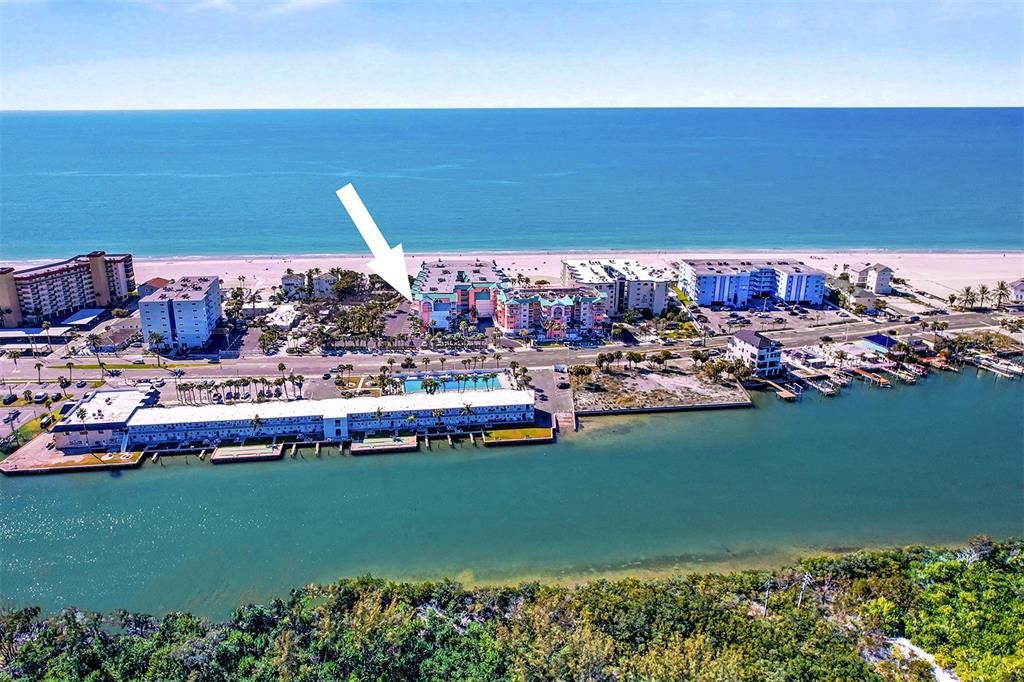 На продажу: $699,900 (2 спален, 2 ванн, 1400 Квадратных фут)