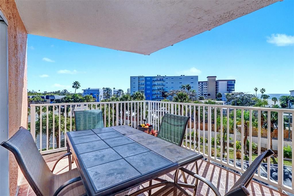 На продажу: $699,900 (2 спален, 2 ванн, 1400 Квадратных фут)