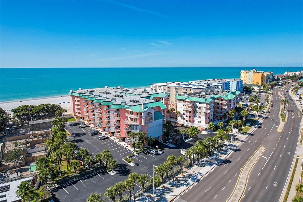 На продажу: $699,900 (2 спален, 2 ванн, 1400 Квадратных фут)