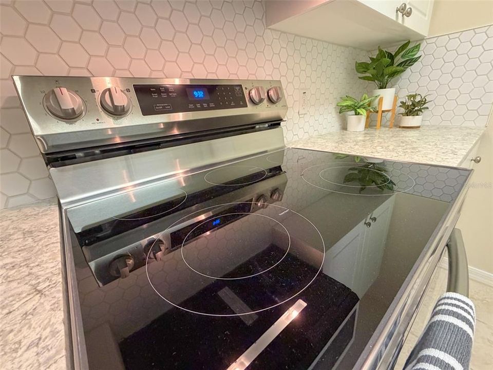 На продажу: $124,999 (1 спален, 1 ванн, 648 Квадратных фут)