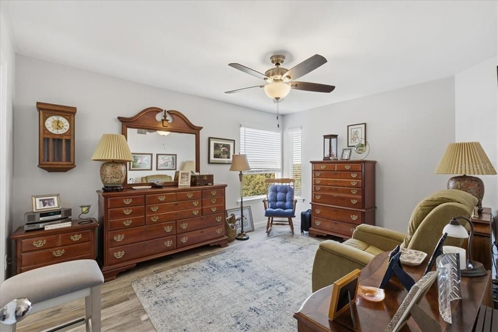 En Venta: $369,900 (2 camas, 2 baños, 1038 Pies cuadrados)