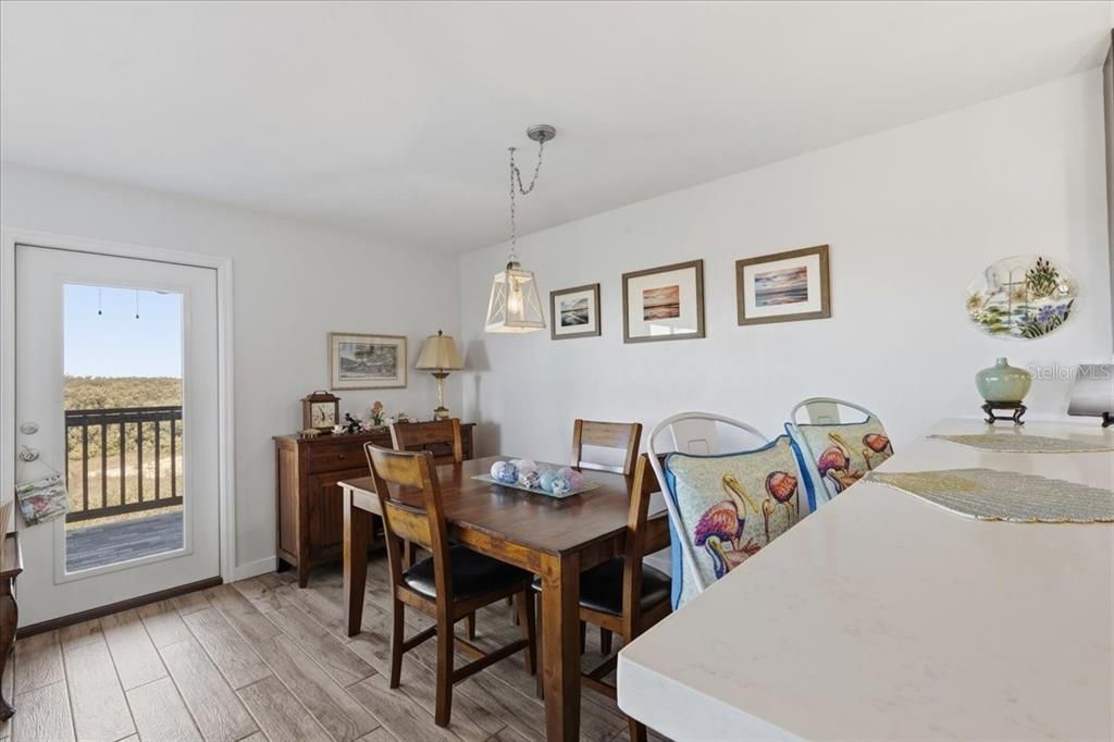 En Venta: $369,900 (2 camas, 2 baños, 1038 Pies cuadrados)