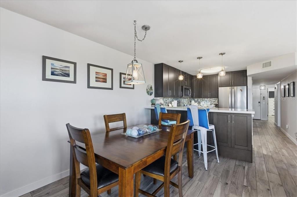 En Venta: $369,900 (2 camas, 2 baños, 1038 Pies cuadrados)