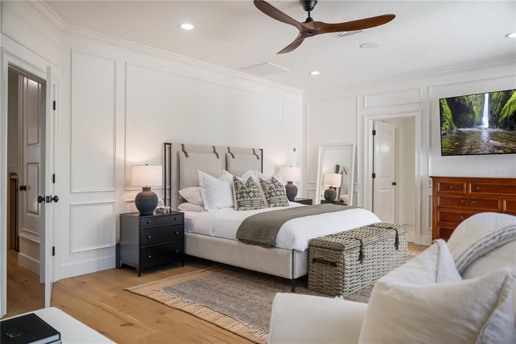 For Sale: $2,350,000 (6 beds, 5 baths, 5872 Square Feet)