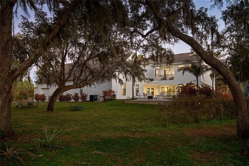 For Sale: $2,350,000 (6 beds, 5 baths, 5872 Square Feet)