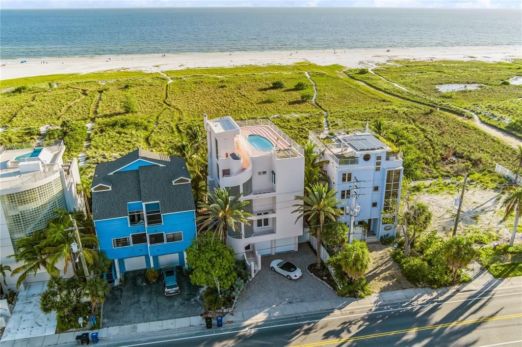 For Sale: $8,750,000 (3 beds, 2 baths, 4750 Square Feet)