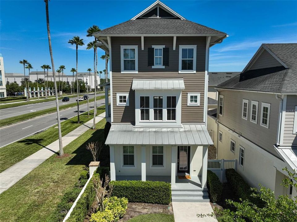 For Sale: $797,000 (3 beds, 3 baths, 2292 Square Feet)