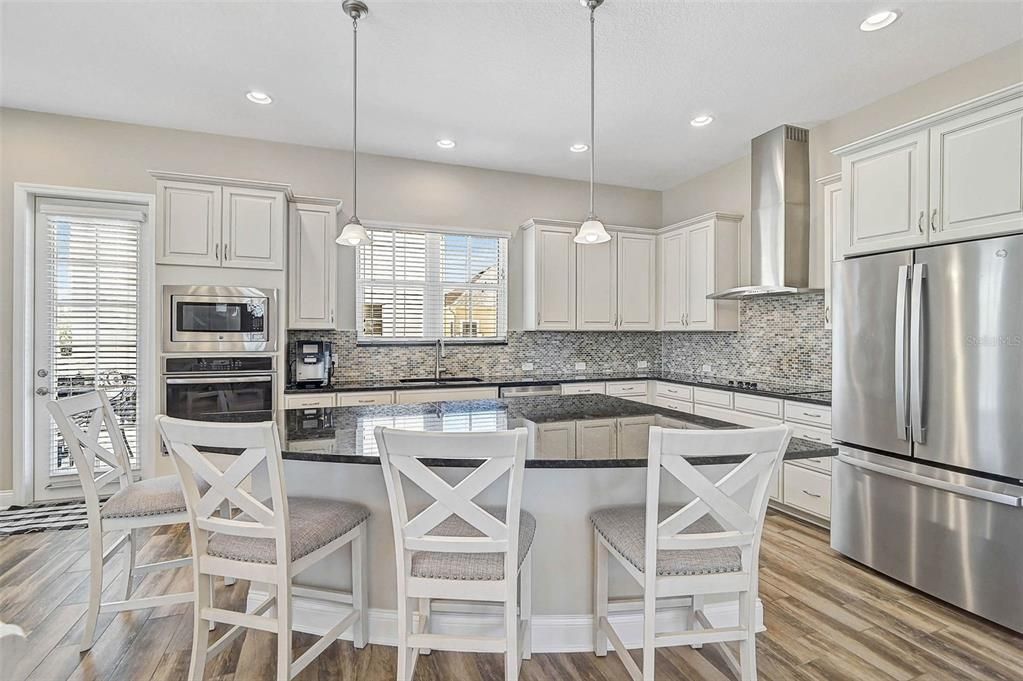 For Sale: $797,000 (3 beds, 3 baths, 2292 Square Feet)