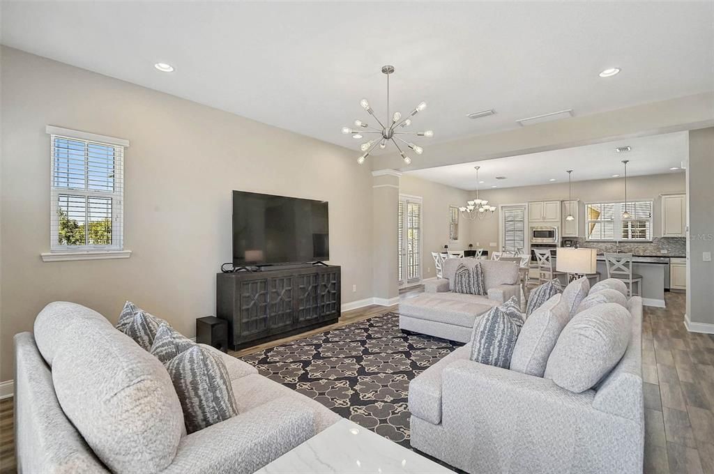 For Sale: $797,000 (3 beds, 3 baths, 2292 Square Feet)