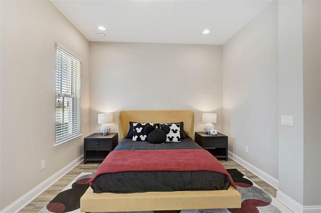 For Sale: $797,000 (3 beds, 3 baths, 2292 Square Feet)