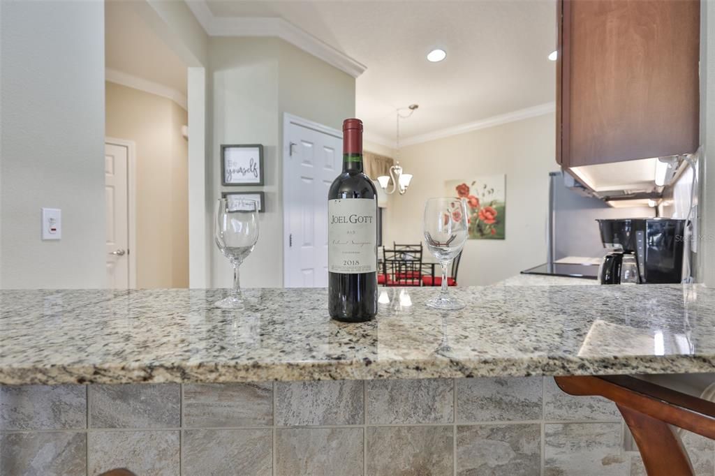 合同活跃: $289,000 (3 贝兹, 2 浴室, 1616 平方英尺)