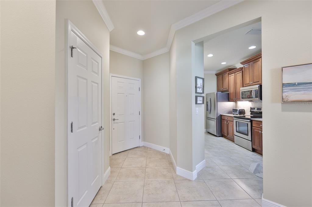 合同活跃: $289,000 (3 贝兹, 2 浴室, 1616 平方英尺)