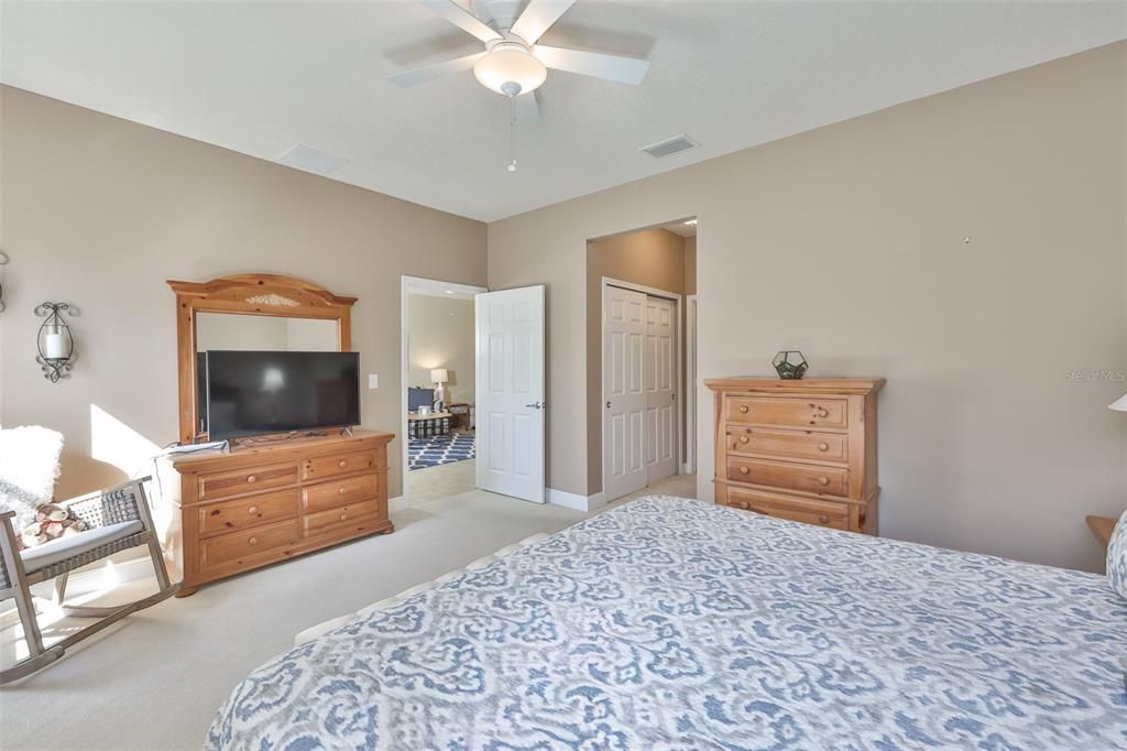 合同活跃: $289,000 (3 贝兹, 2 浴室, 1616 平方英尺)