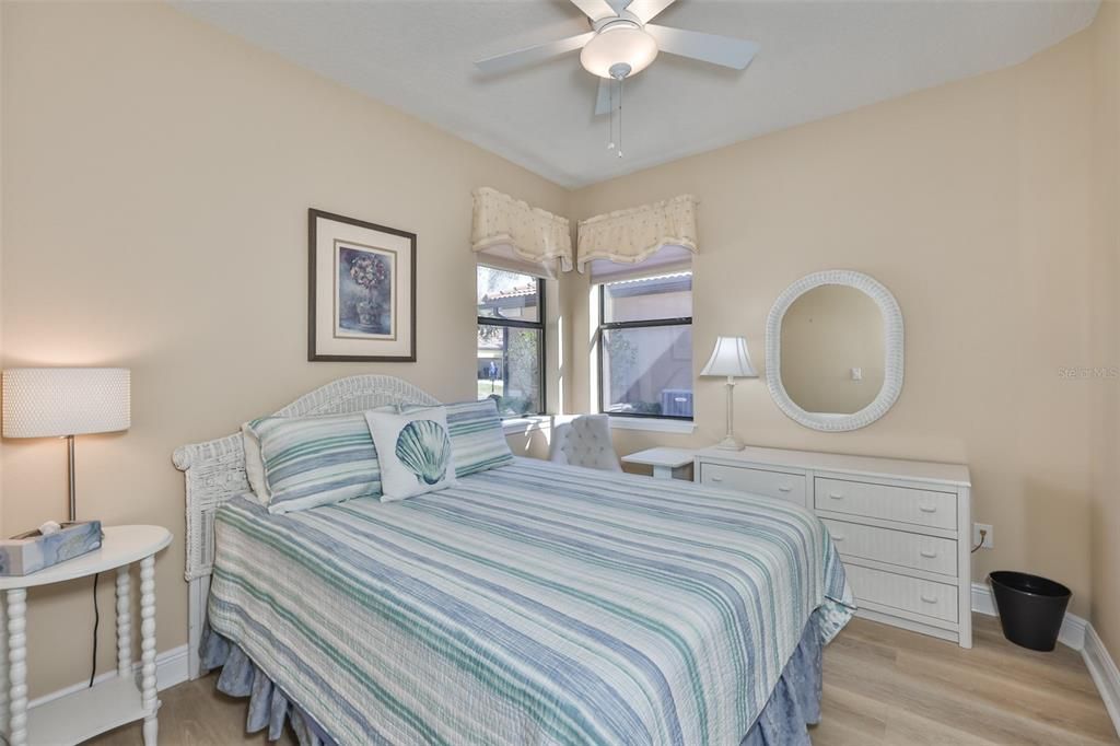 合同活跃: $289,000 (3 贝兹, 2 浴室, 1616 平方英尺)