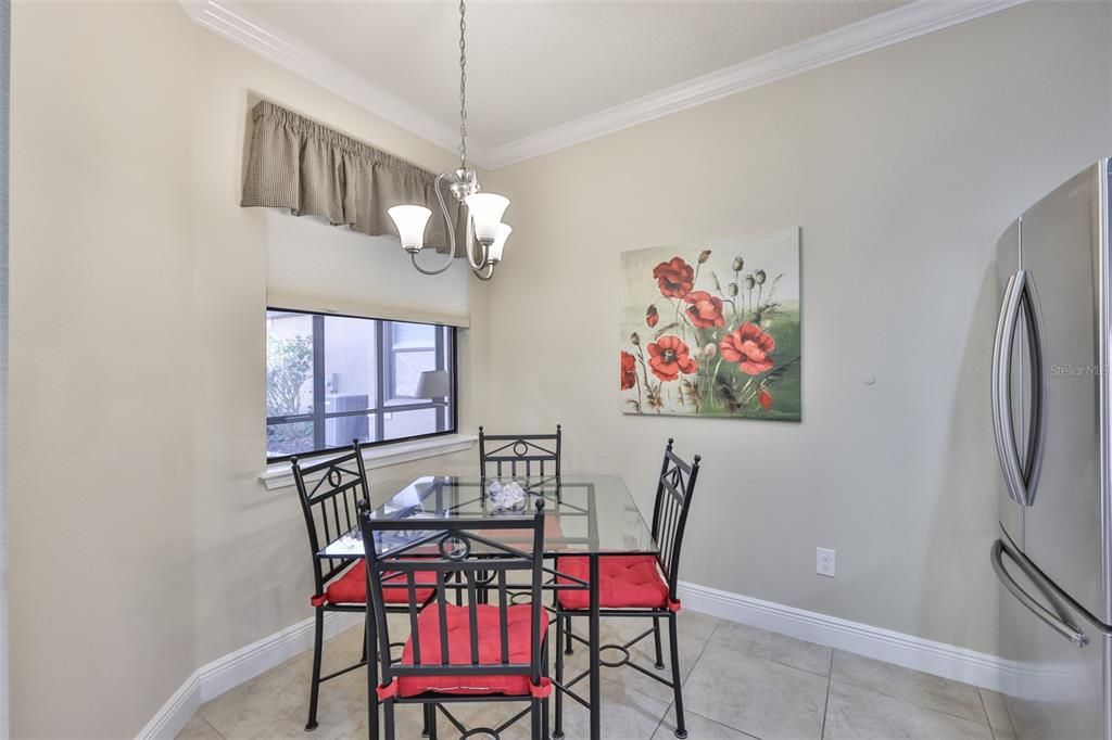 合同活跃: $289,000 (3 贝兹, 2 浴室, 1616 平方英尺)