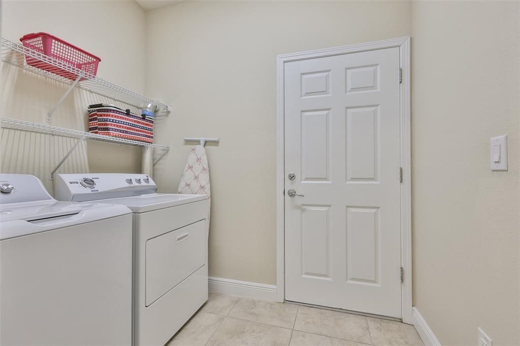 合同活跃: $289,000 (3 贝兹, 2 浴室, 1616 平方英尺)