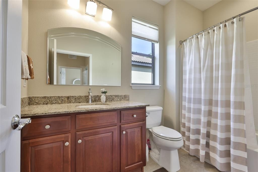 合同活跃: $289,000 (3 贝兹, 2 浴室, 1616 平方英尺)