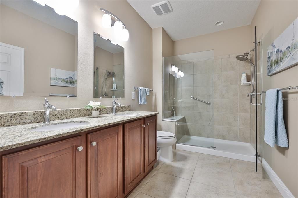 合同活跃: $289,000 (3 贝兹, 2 浴室, 1616 平方英尺)