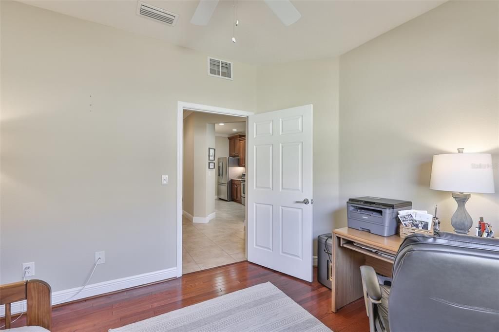 合同活跃: $289,000 (3 贝兹, 2 浴室, 1616 平方英尺)