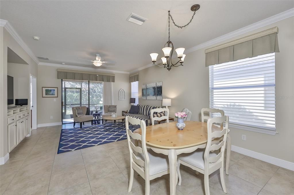 合同活跃: $289,000 (3 贝兹, 2 浴室, 1616 平方英尺)