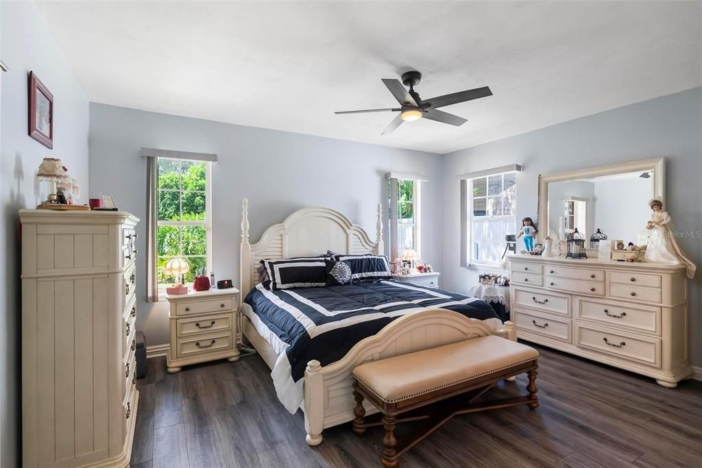 For Sale: $615,000 (3 beds, 2 baths, 2370 Square Feet)