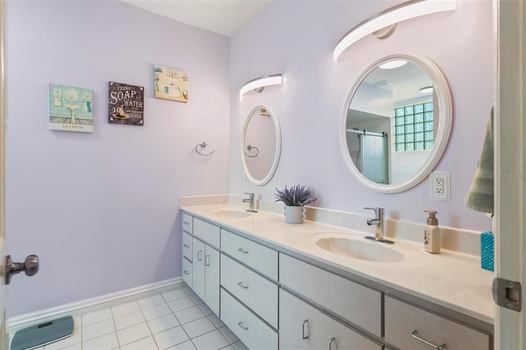 For Sale: $615,000 (3 beds, 2 baths, 2370 Square Feet)