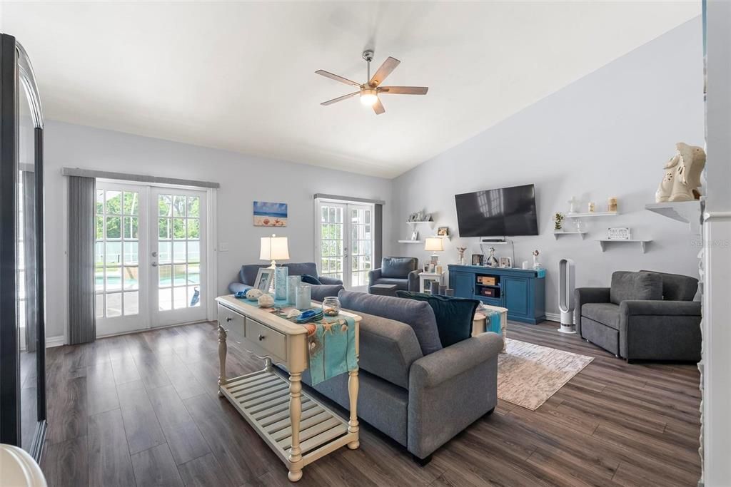 For Sale: $615,000 (3 beds, 2 baths, 2370 Square Feet)