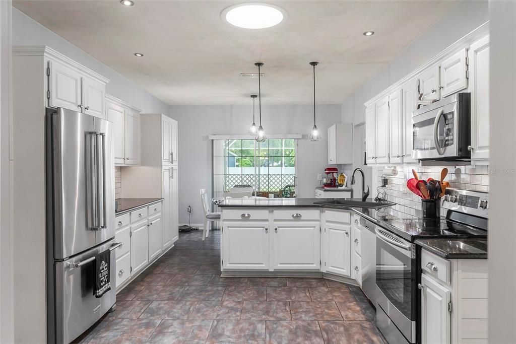 For Sale: $615,000 (3 beds, 2 baths, 2370 Square Feet)