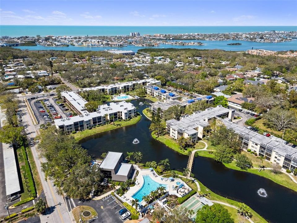 Под контрактом: $124,900 (1 спален, 1 ванн, 725 Квадратных фут)