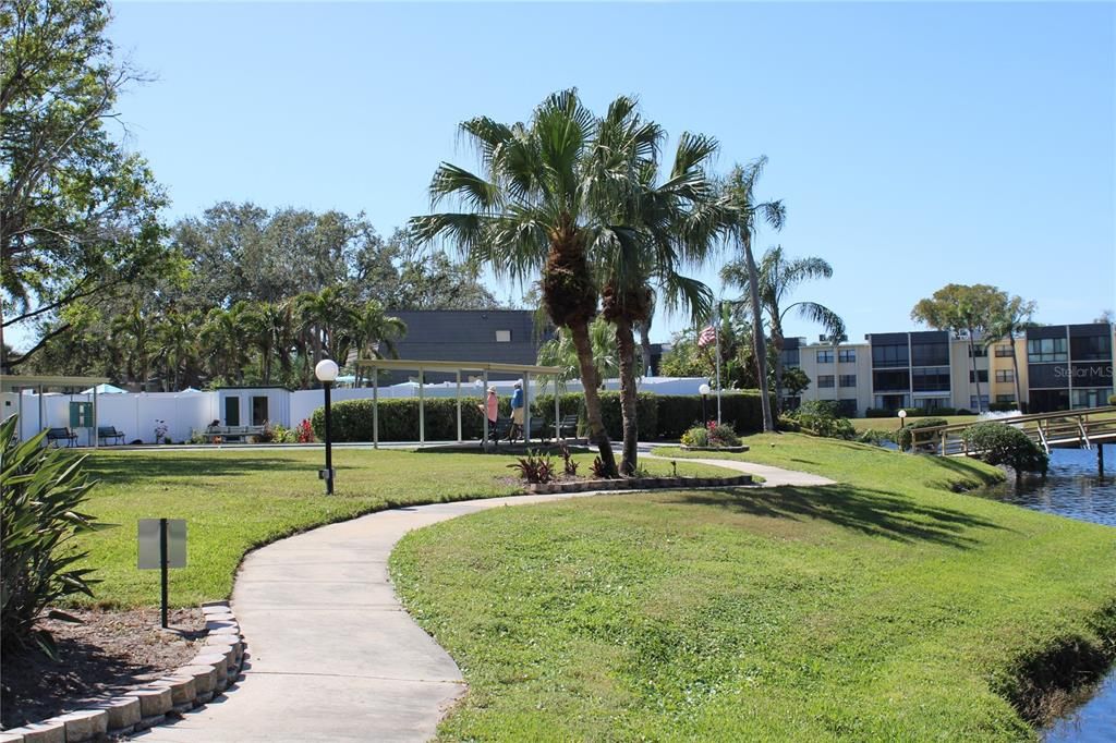 Под контрактом: $124,900 (1 спален, 1 ванн, 725 Квадратных фут)