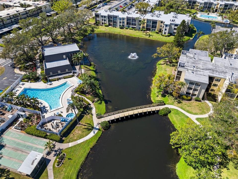 Под контрактом: $124,900 (1 спален, 1 ванн, 725 Квадратных фут)