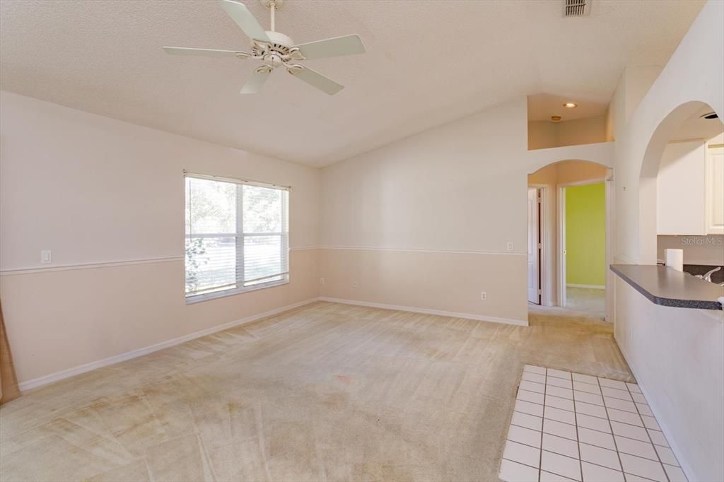 Active With Contract: $325,000 (3 beds, 2 baths, 1390 Square Feet)