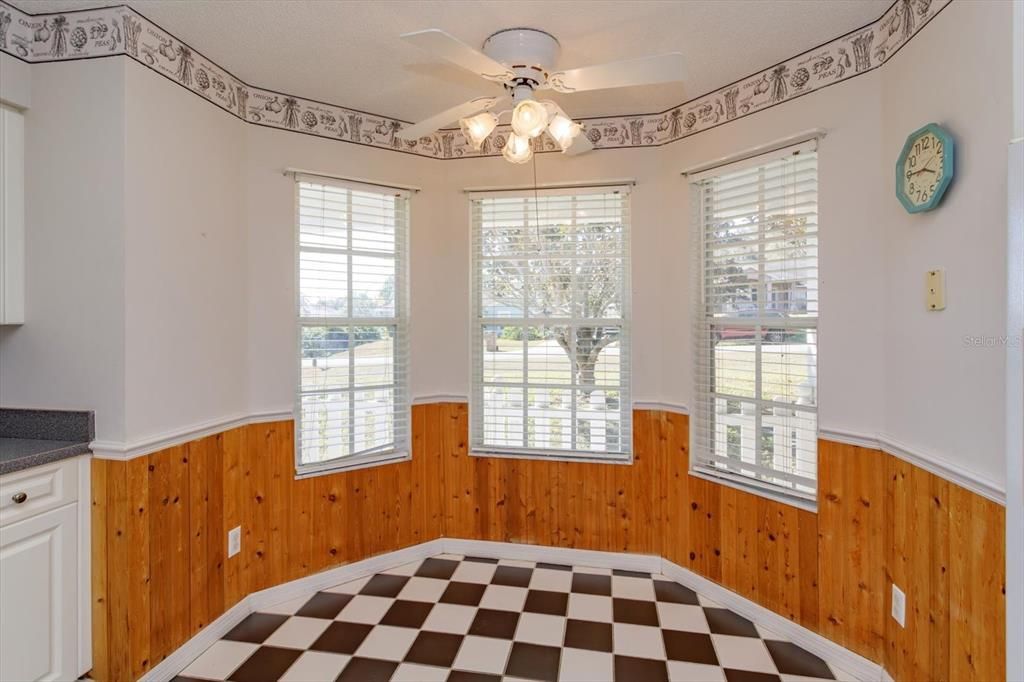 Active With Contract: $325,000 (3 beds, 2 baths, 1390 Square Feet)