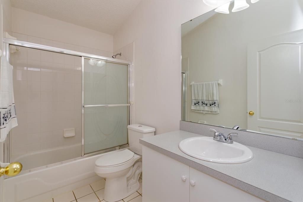 Active With Contract: $325,000 (3 beds, 2 baths, 1390 Square Feet)