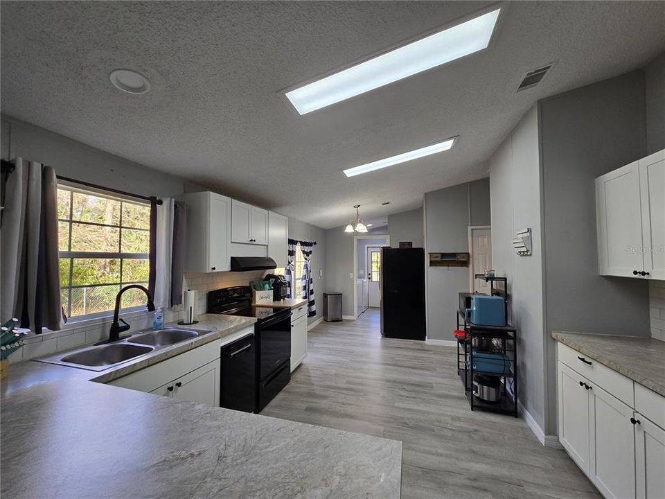 En Venta: $204,000 (3 camas, 2 baños, 1456 Pies cuadrados)