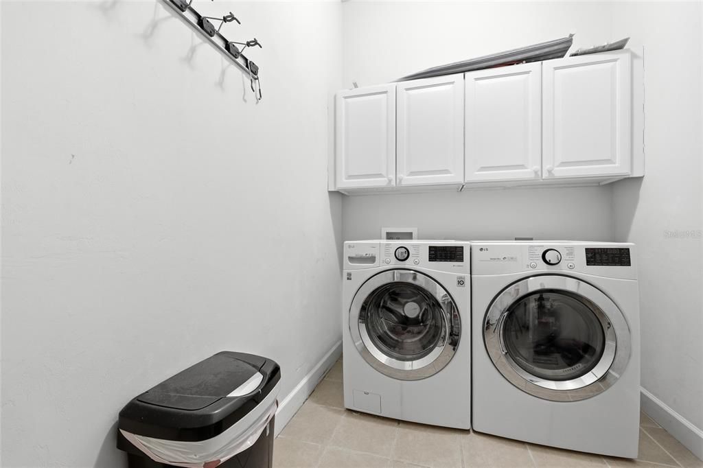 Activo con contrato: $625,000 (4 camas, 3 baños, 2860 Pies cuadrados)