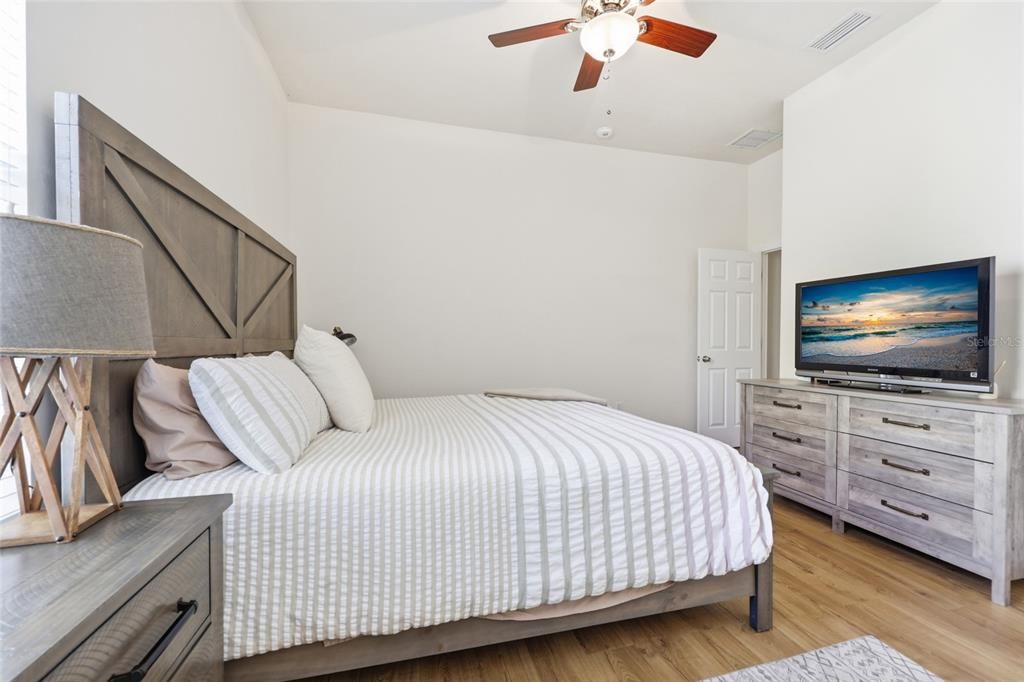 Activo con contrato: $625,000 (4 camas, 3 baños, 2860 Pies cuadrados)