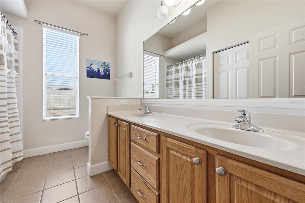 Activo con contrato: $625,000 (4 camas, 3 baños, 2860 Pies cuadrados)