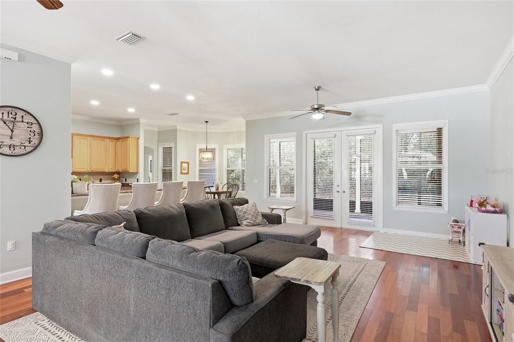 Activo con contrato: $625,000 (4 camas, 3 baños, 2860 Pies cuadrados)