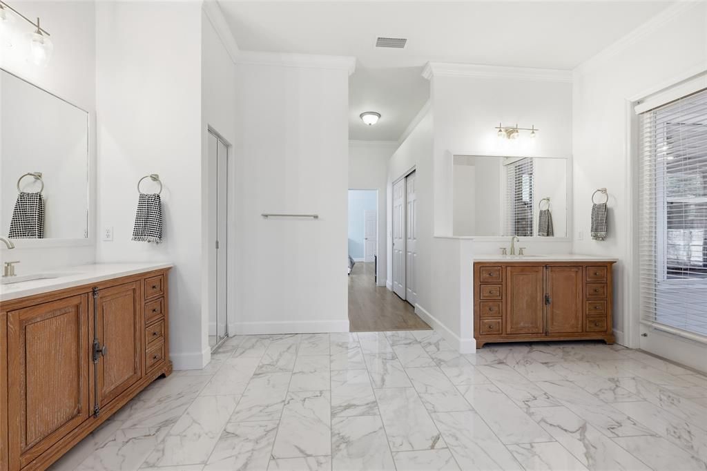 Activo con contrato: $625,000 (4 camas, 3 baños, 2860 Pies cuadrados)