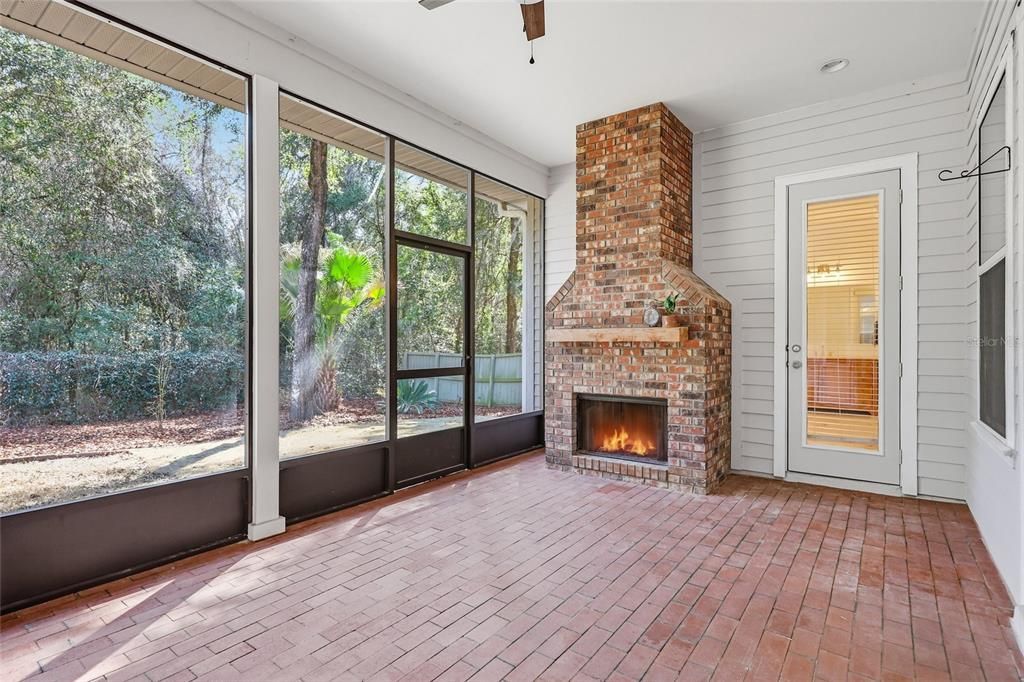 Activo con contrato: $625,000 (4 camas, 3 baños, 2860 Pies cuadrados)