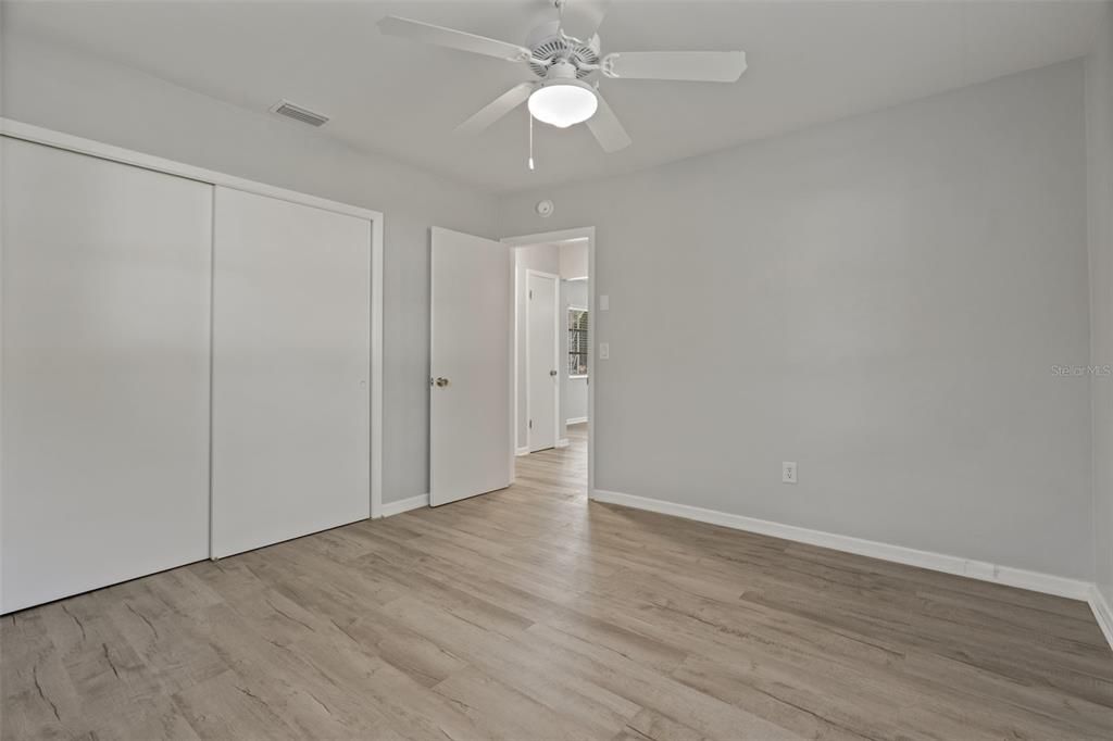 For Sale: $239,900 (2 beds, 1 baths, 1270 Square Feet)