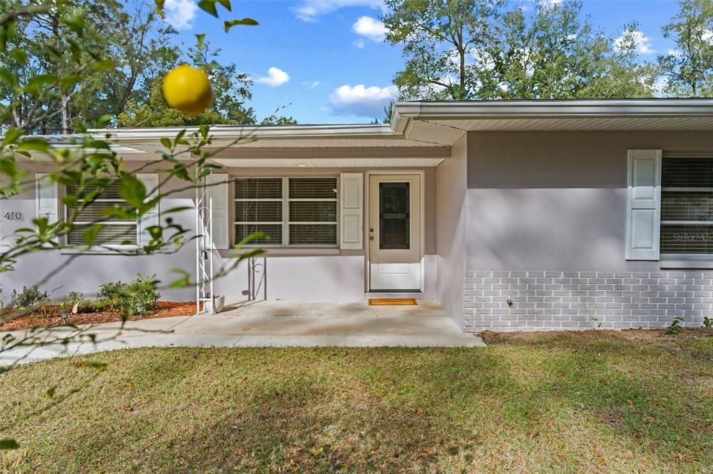 For Sale: $239,900 (2 beds, 1 baths, 1270 Square Feet)