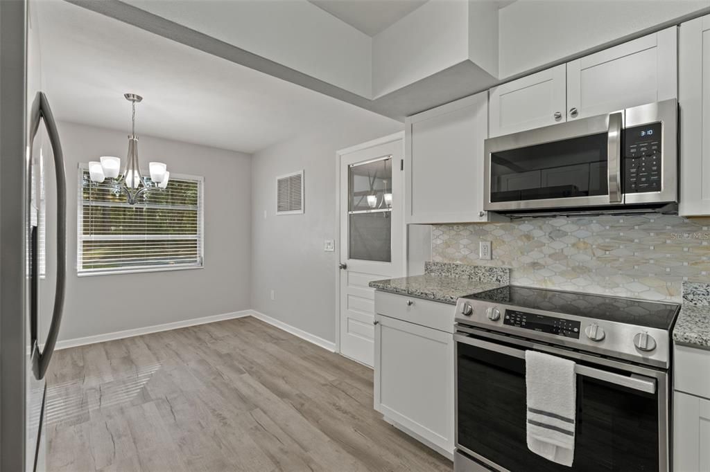 For Sale: $239,900 (2 beds, 1 baths, 1270 Square Feet)
