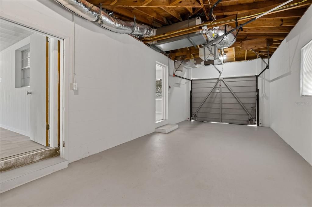 For Sale: $239,900 (2 beds, 1 baths, 1270 Square Feet)