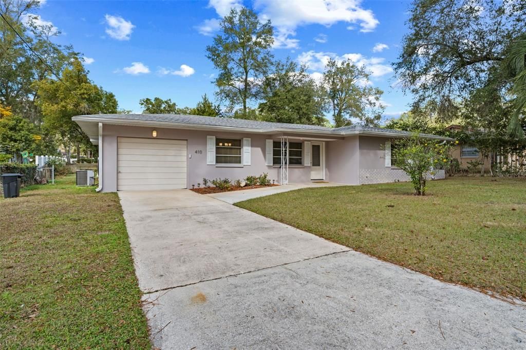 For Sale: $239,900 (2 beds, 1 baths, 1270 Square Feet)
