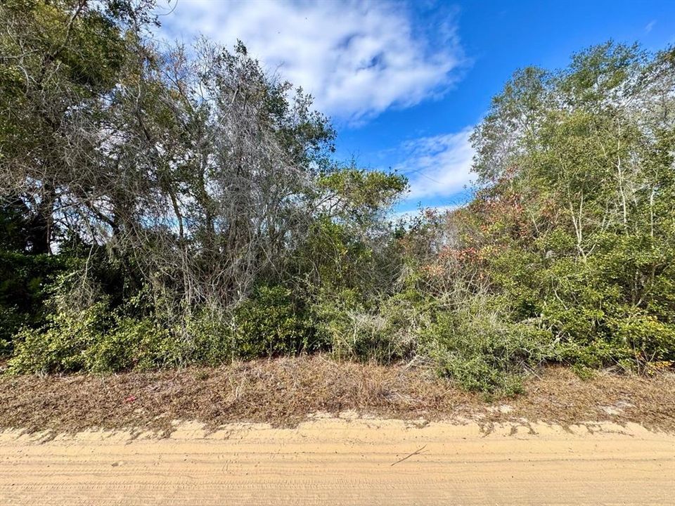 Vendido Recientemente: $25,000 (0.90 acres)