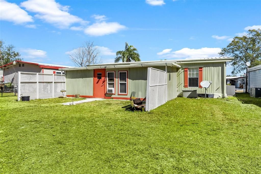 На продажу: $129,000 (2 спален, 2 ванн, 1092 Квадратных фут)