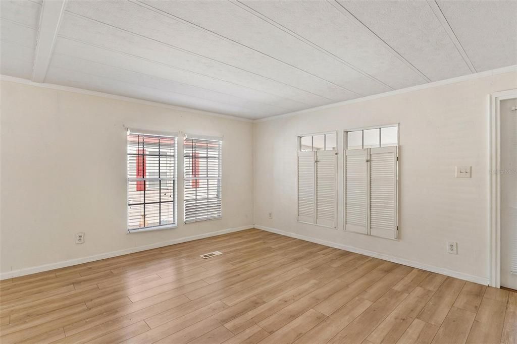 На продажу: $129,000 (2 спален, 2 ванн, 1092 Квадратных фут)