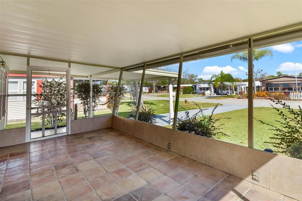 На продажу: $129,000 (2 спален, 2 ванн, 1092 Квадратных фут)